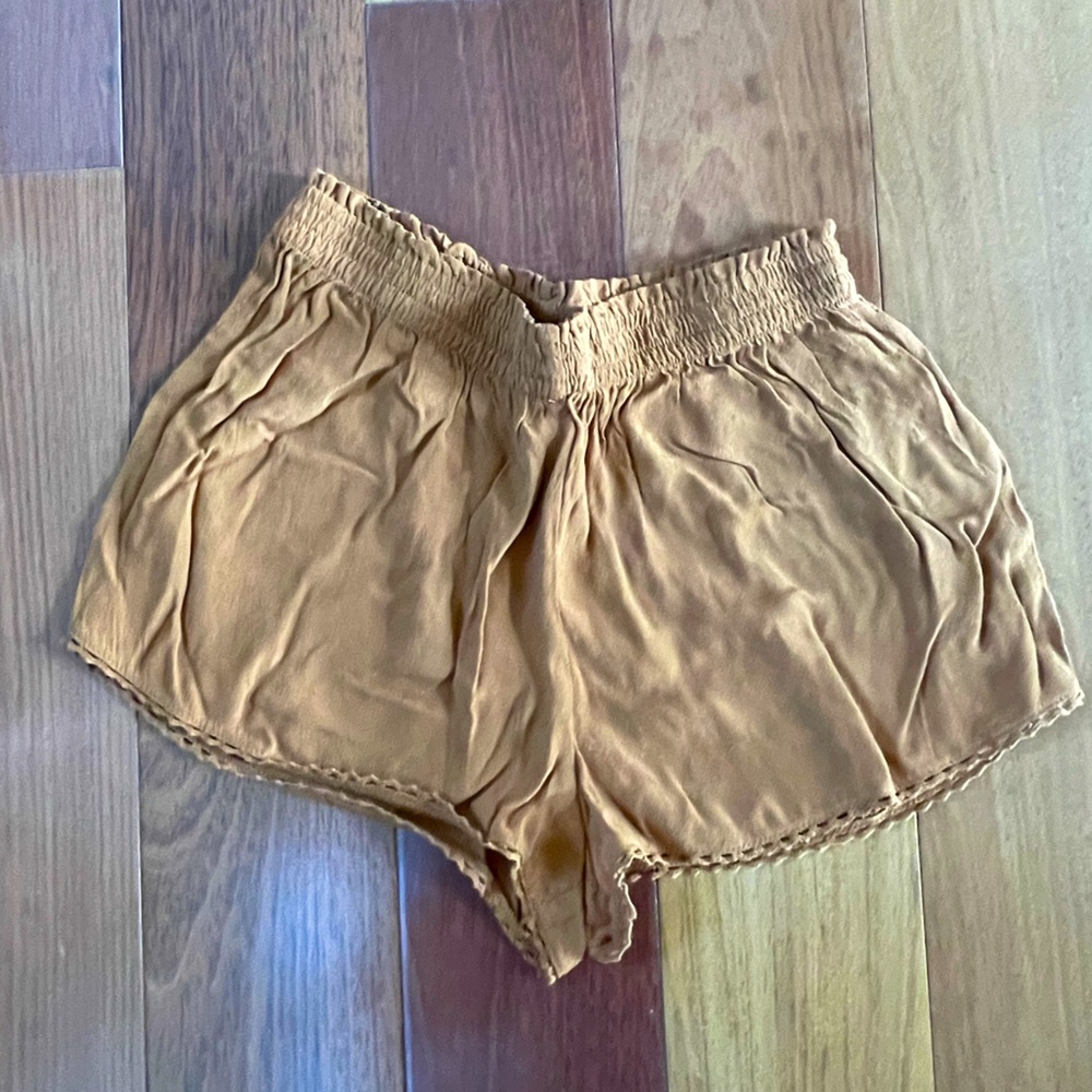 Carmel brown polyester short